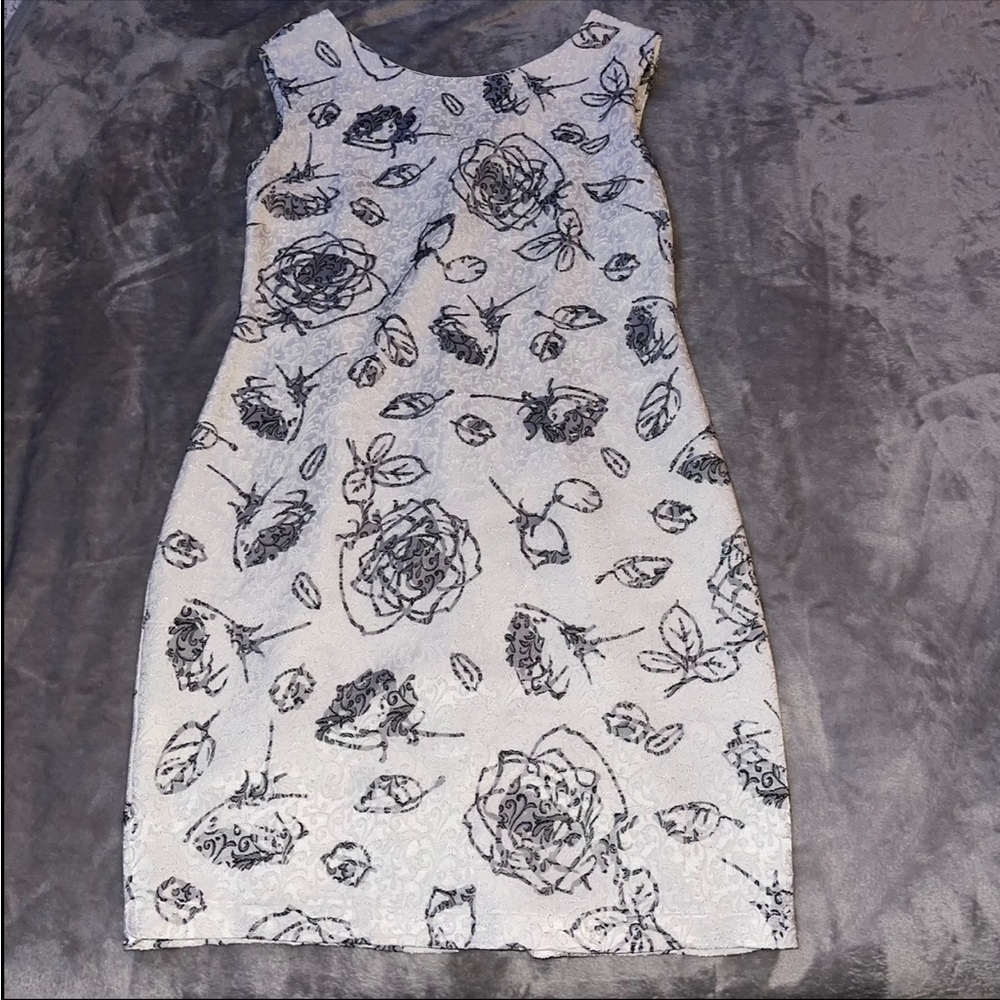 Floral print white midi tight dress